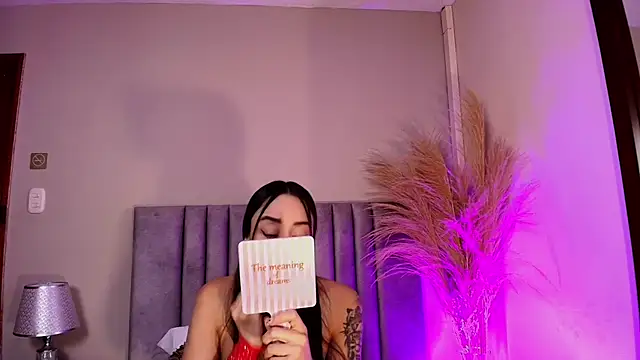 NoraDasilva online show from 11-21-25, 12:31