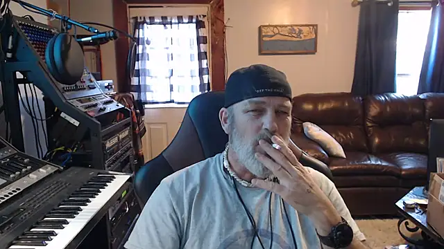 Snapshot of jimdacbin420 chatting on 02-14-25, 08:26 jimdacbin420 online show from 02-14-25, 08:26