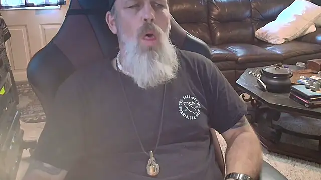 Snapshot of jimdacbin420 chatting on 10-05-25, 08:54 jimdacbin420 online show from 10-05-25, 08:54