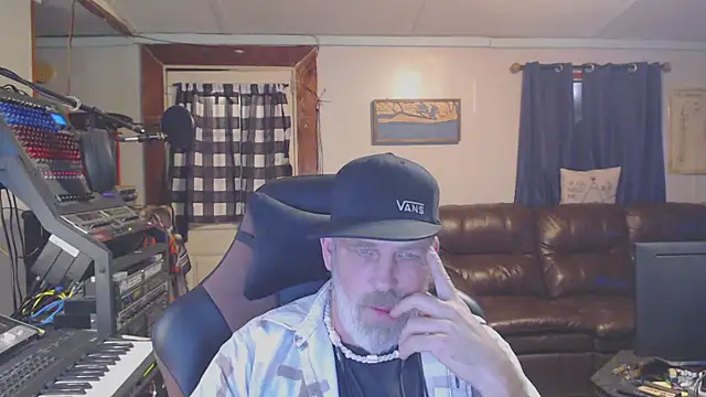 Snapshot of jimdacbin420 chatting on 03-05-25, 12:16 jimdacbin420 online show from 03-05-25, 12:16