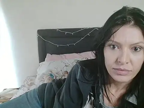 michelle105 online show from 05-26-26, 02:37