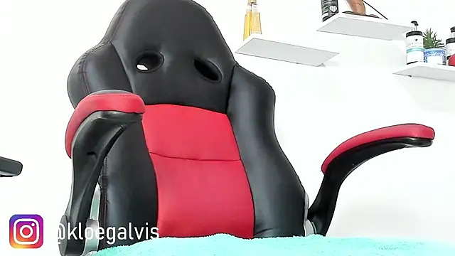 Snapshot of Kloe-squirts chatting on 11-23-25, 02:16 Kloe-squirts online show from 11-23-25, 02:16