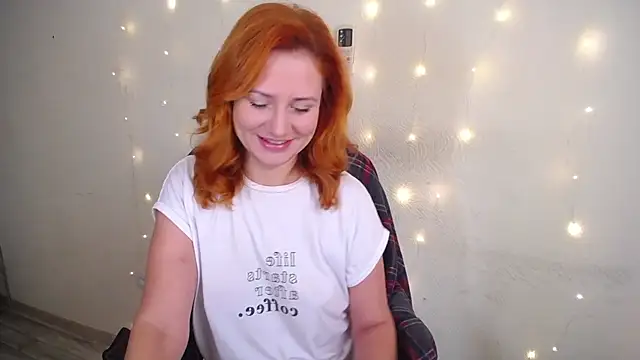 Snapshot of RedHeadSTARx chatting on 10-21-25, 10:47 RedHeadSTARx online show from 10-21-25, 10:47