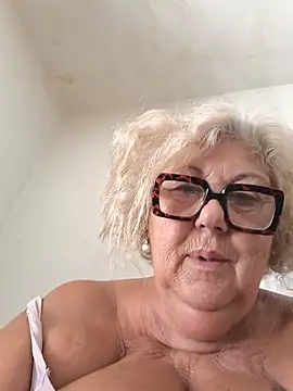Snapshot of Merilulla chatting on 07-09-26, 10:26 Merilulla online show from 07-09-26, 10:26