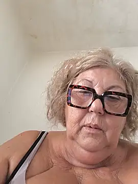 Snapshot of Merilulla chatting on 07-16-26, 12:13 Merilulla online show from 07-16-26, 12:13