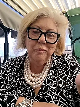 Merilulla online show from 10-24-25, 01:32