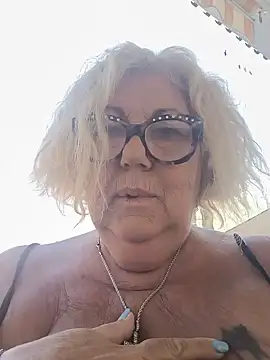 Snapshot of Merilulla chatting on 06-12-26, 04:05 Merilulla online show from 06-12-26, 04:05
