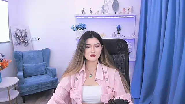 AnneTLi online show from 11-03-25, 07:28