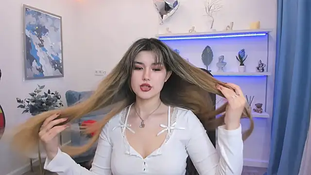 AnneTLi online show from 05-09-26, 03:21