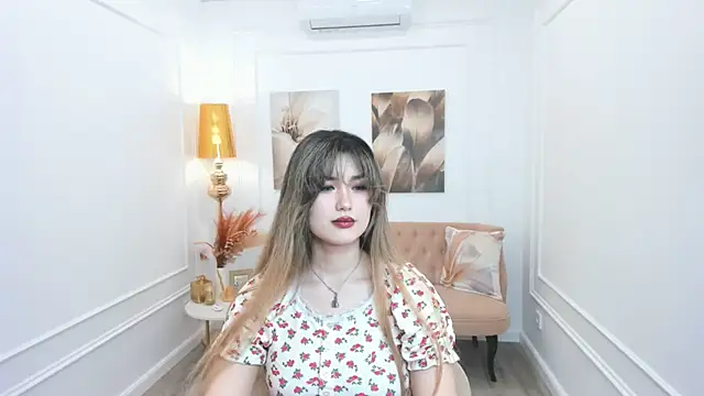 AnneTLi online show from 05-03-26, 07:28