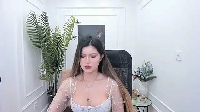 AnneTLi online show from 11-27-25, 03:18