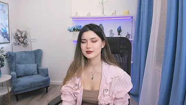 AnneTLi online show from 01-15-26, 07:17