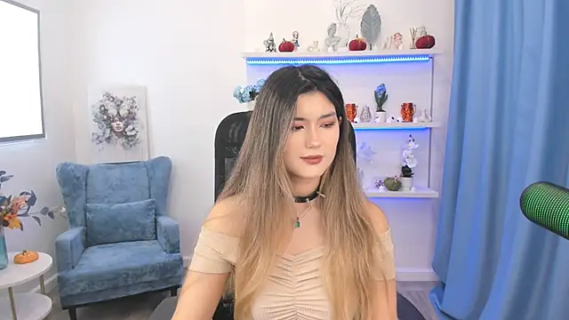 Snapshot of AnneTLi chatting on 10-23-25, 03:27 AnneTLi online show from 10-23-25, 03:27