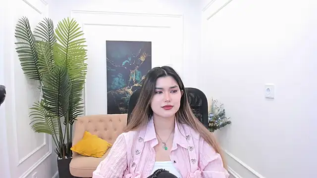 AnneTLi online show from 11-09-25, 03:21