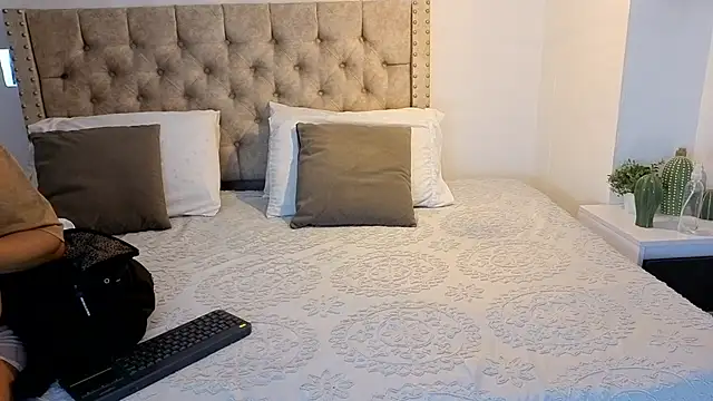 KeryHillson online show from 01-17-26, 01:26