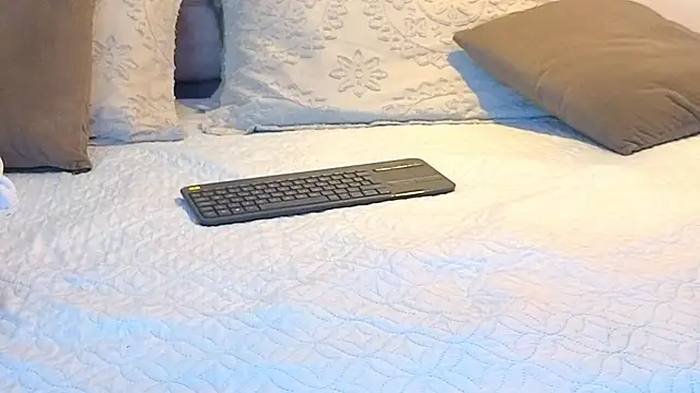 KeryHillson online show from 11-10-25, 11:59