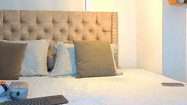 KeryHillson online show from 11-12-25, 11:58