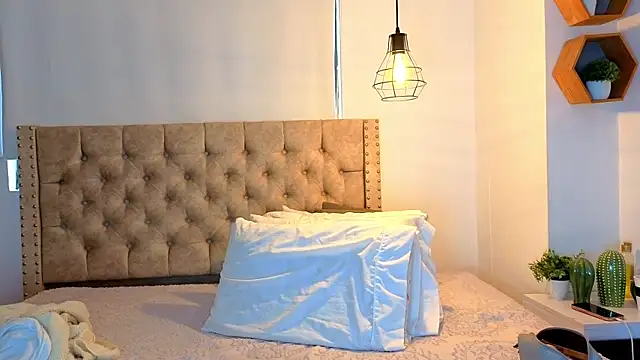 KeryHillson online show from 01-13-26, 01:15