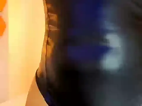 Snapshot of KeryHillson chatting on 10-12-25, 02:07 KeryHillson online show from 10-12-25, 02:07