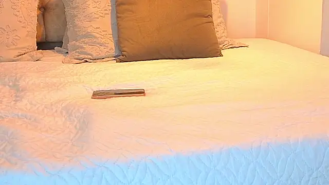 KeryHillson online show from 11-11-25, 11:49