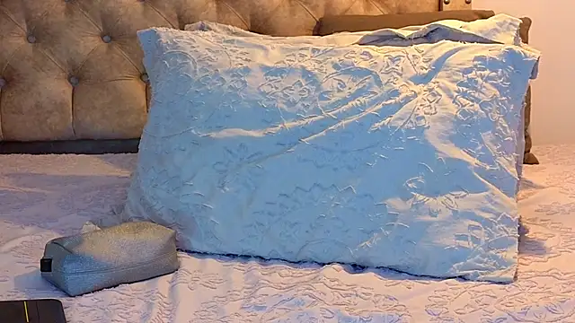 KeryHillson online show from 01-07-26, 12:21