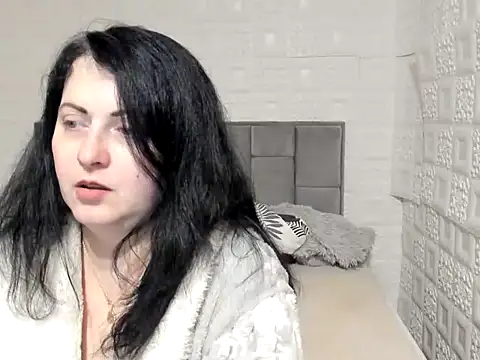 Snapshot of Lillian2 chatting on 02-16-25, 10:10 Lillian2 online show from 02-16-25, 10:10