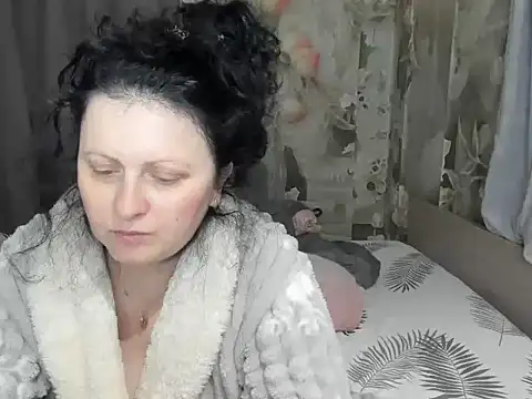 Snapshot of Lillian2 chatting on 01-15-26, 11:13 Lillian2 online show from 01-15-26, 11:13