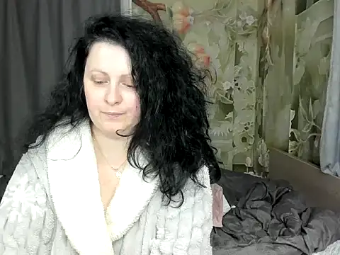 Snapshot of Lillian2 chatting on 02-15-26, 02:38 Lillian2 online show from 02-15-26, 02:38