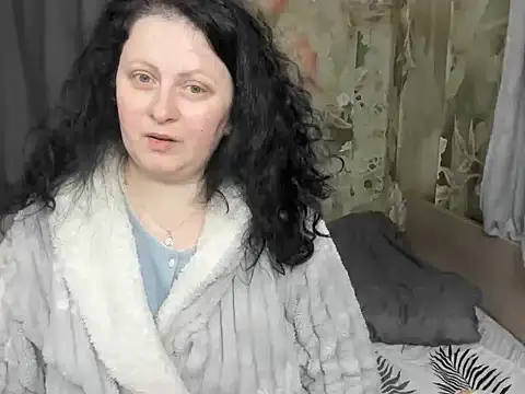 Snapshot of Lillian2 chatting on 02-13-26, 03:12 Lillian2 online show from 02-13-26, 03:12
