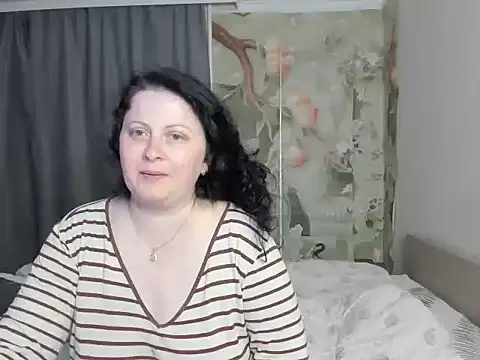 Lillian2 online show from 05-24-26, 06:19