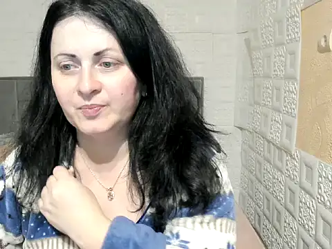 Snapshot of Lillian2 chatting on 03-10-25, 12:06 Lillian2 online show from 03-10-25, 12:06