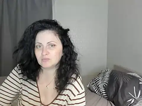 Snapshot of Lillian2 chatting on 09-26-25, 07:43 Lillian2 online show from 09-26-25, 07:43