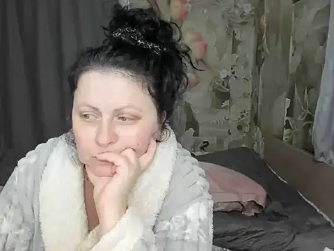 Snapshot of Lillian2 chatting on 02-14-26, 03:18 Lillian2 online show from 02-14-26, 03:18