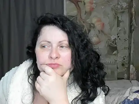 Lillian2 online show from 04-23-26, 04:08