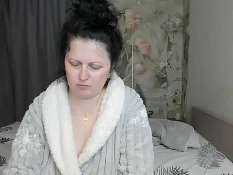 Lillian2 online show from 05-25-26, 08:02