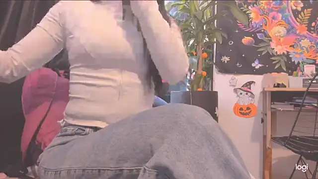 MYFAVOURITESTRAGER online show from 10-28-25, 04:06