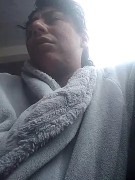 Snapshot of Sofi_love_2 chatting on 10-29-25, 04:28 Sofi love 2 online show from 10-29-25, 04:28