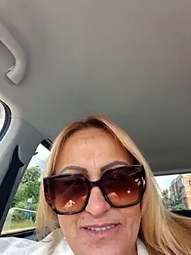 Snapshot of Isabellaa04 chatting on 06-15-26, 10:37 Isabellaa04 online show from 06-15-26, 10:37