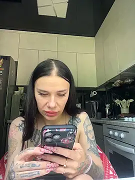 Queen of pain online show from 05-25-26, 07:40