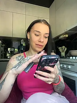 Queen of pain online show from 06-19-26, 06:41