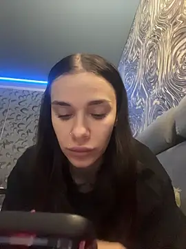 Queen of pain online show from 02-26-26, 06:46