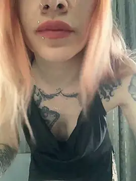 Queen of pain online show from 03-08-25, 08:22