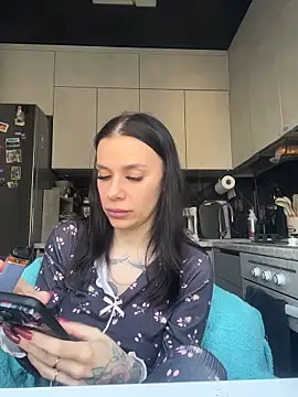 Queen of pain online show from 03-12-26, 06:39