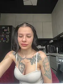 Queen of pain online show from 03-26-26, 06:33