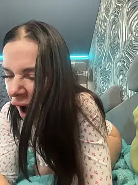 Queen of pain online show from 02-01-26, 07:17