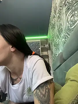 Queen of pain online show from 02-10-26, 07:07