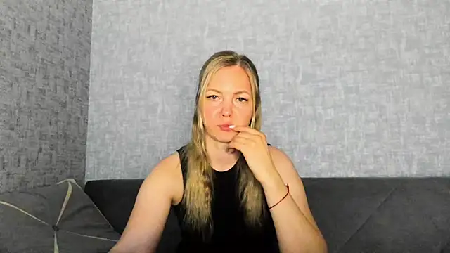 iam Venus online show from 05-28-26, 04:02