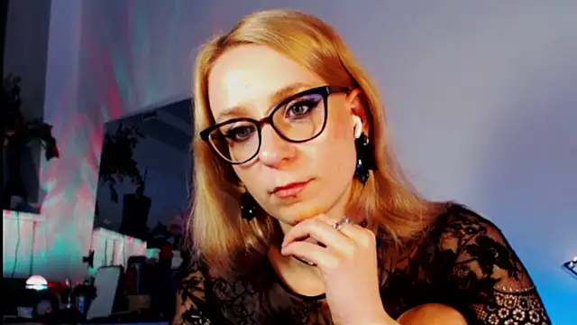 welliza online show from 03-18-25, 05:02