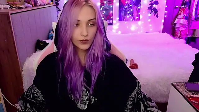 Violet Noir online show from 01-31-25, 08:11