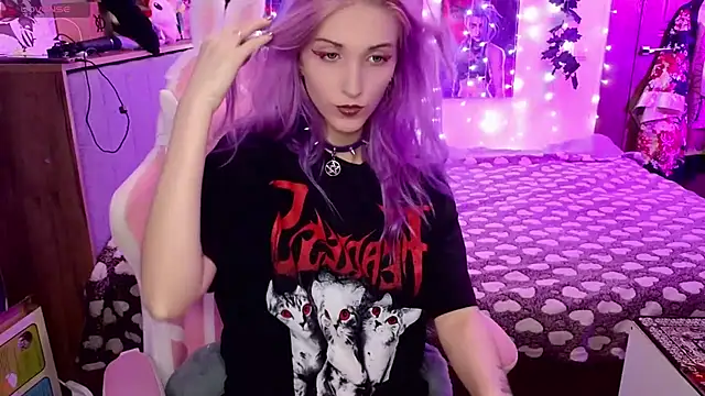 Violet Noir online show from 01-28-25, 06:38